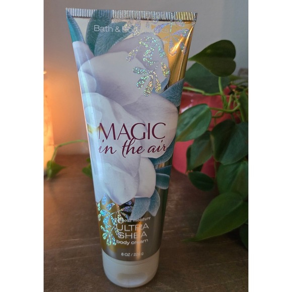 Bath & Body Works Magic in the Air Ultra Shea Body Cream 8 oz - Picture 1 of 2